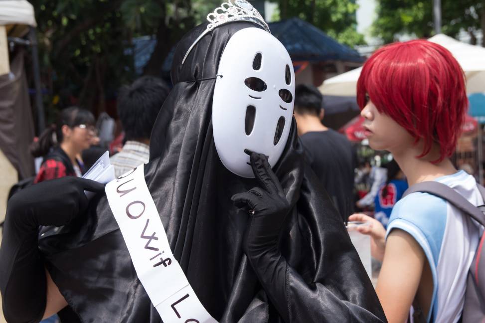 photo of no face costume